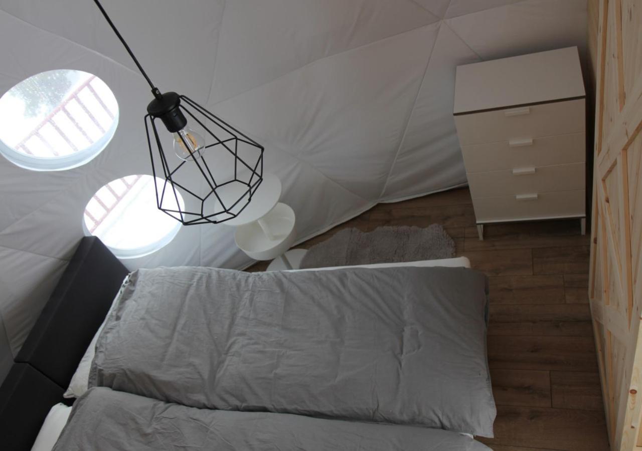 Bed and Breakfast Glamping Gliczarow Klapnioki Лесьниця Екстер'єр фото