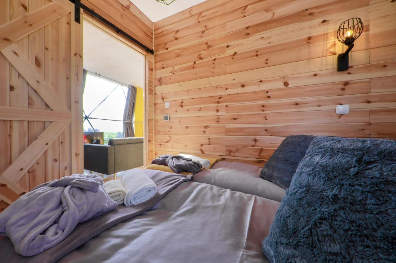 Bed and Breakfast Glamping Gliczarow Klapnioki Лесьниця Екстер'єр фото